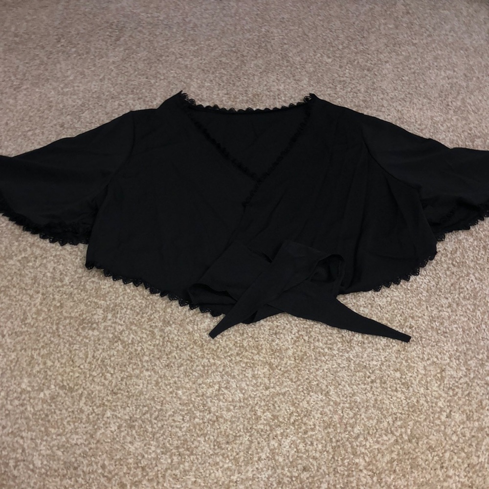 Plus size deep v front tie crop top